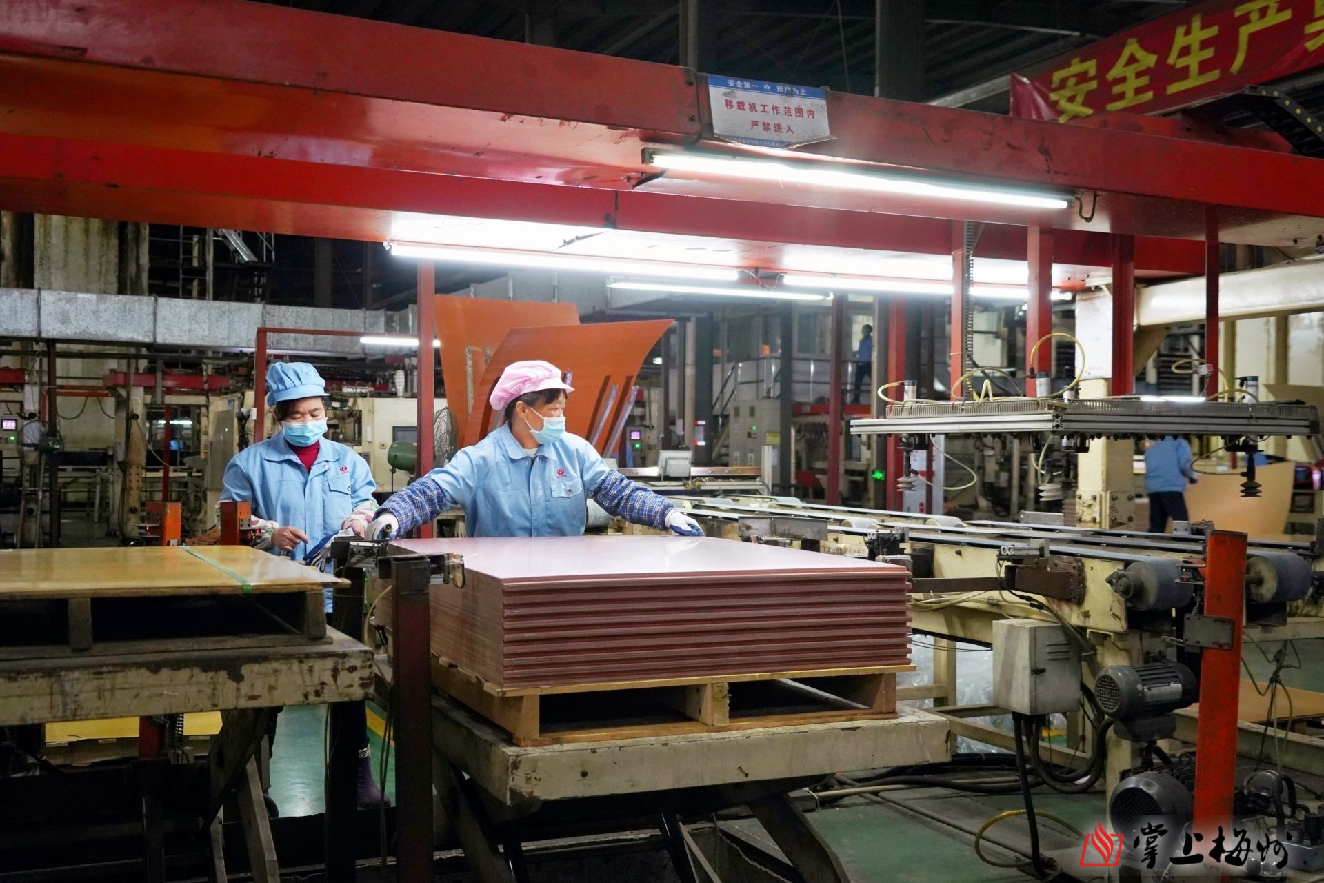 安心返鄉(xiāng)來 發(fā)展路更寬！梅州市威利邦電子科技有限公司深耕主業(yè)提升效能